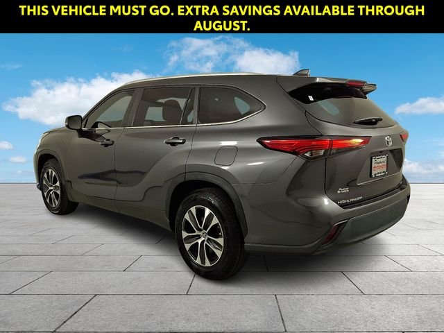 Used 2023 Gray Toyota XLE image 5