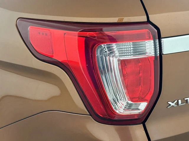Pre-Owned 2017 Ford Explorer XLT