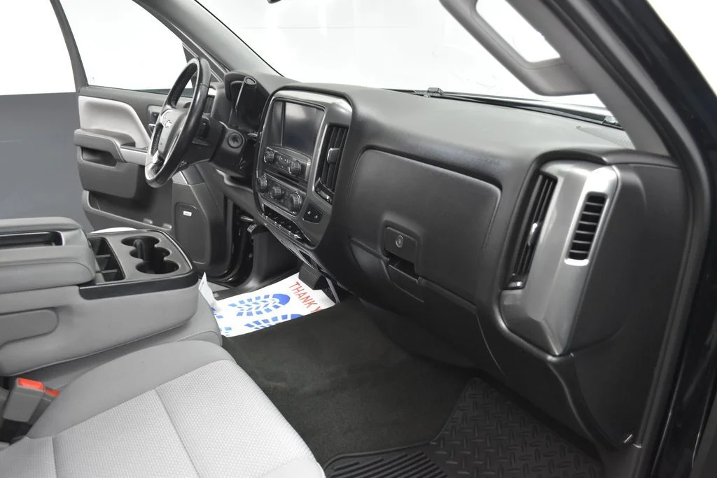Used 2018 Black Chevrolet LT image 25