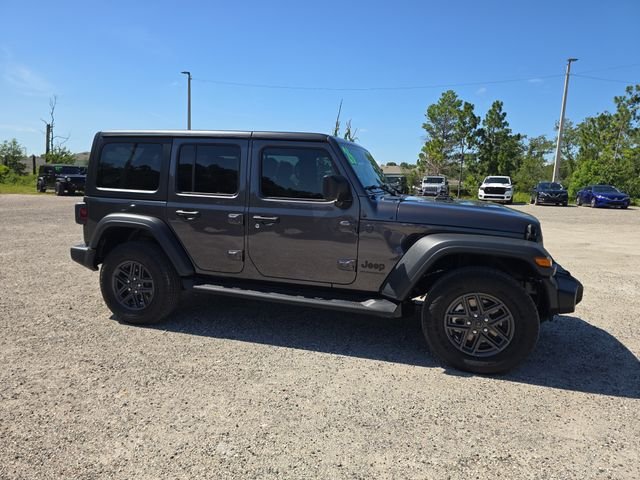 New 2026 Granite Crystal Metallic Clearcoat Jeep Sport S image 2