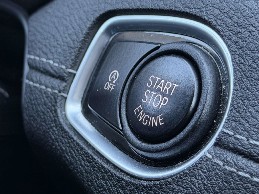 Used 2018 Blue BMW xDrive28i image 8