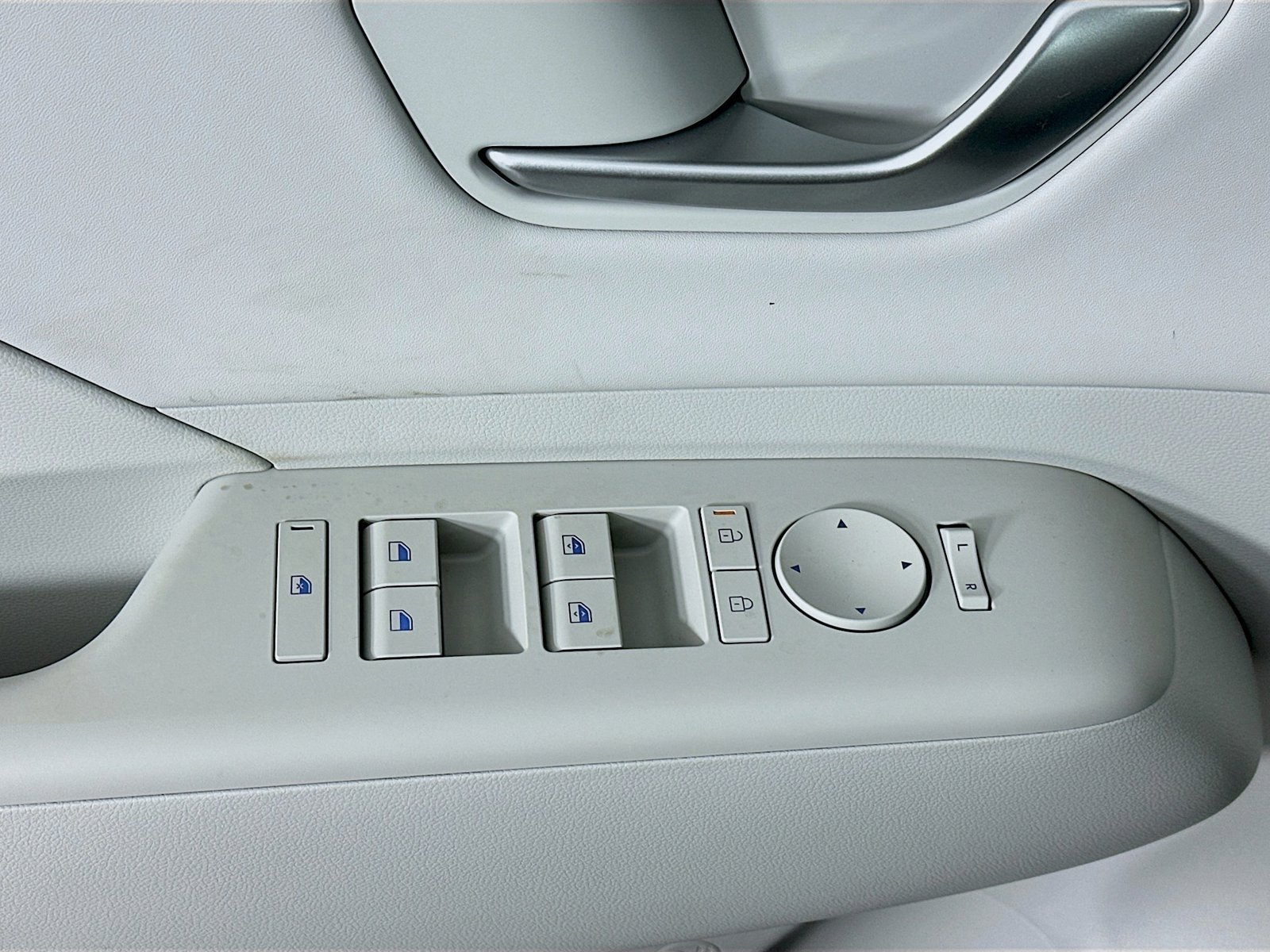 2026 Hyundai Kona Limited - Photo 26