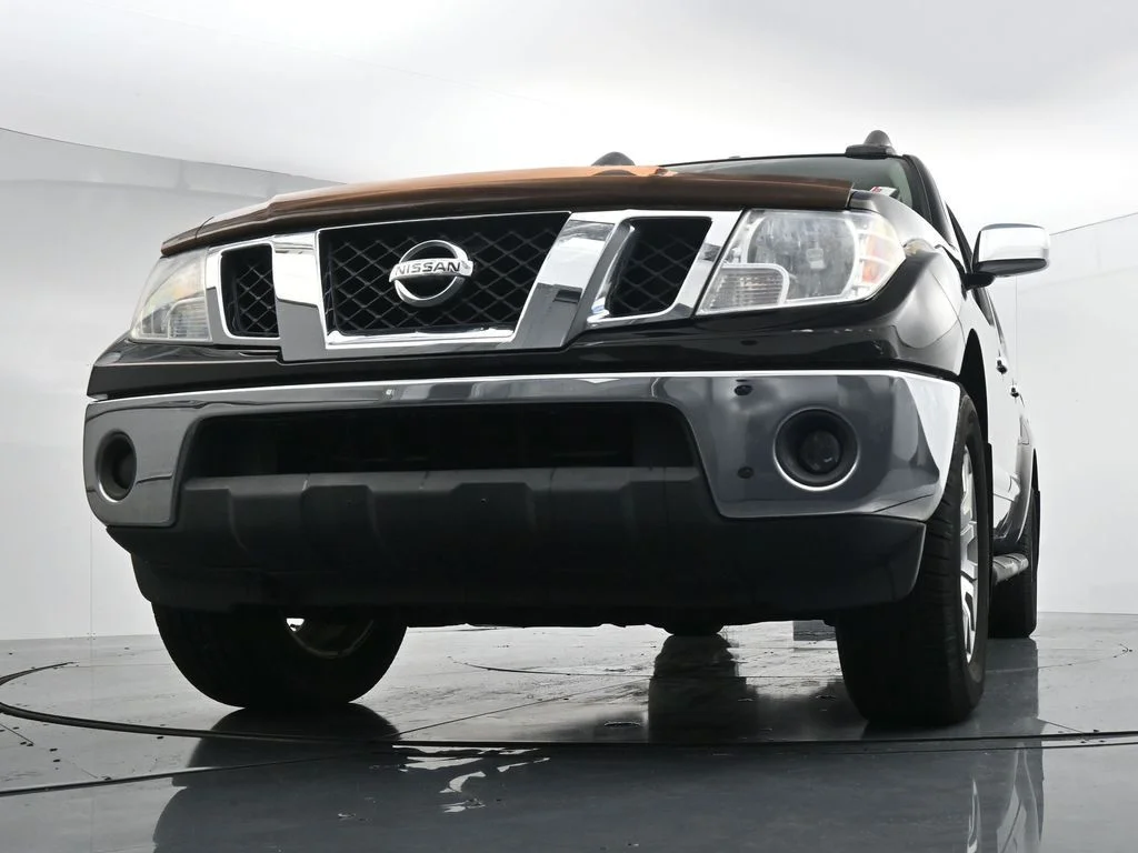 Used 2012 Black Nissan SL image 31