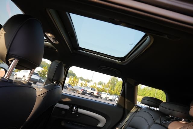 Used 2022 Black MINI Clubman image 21