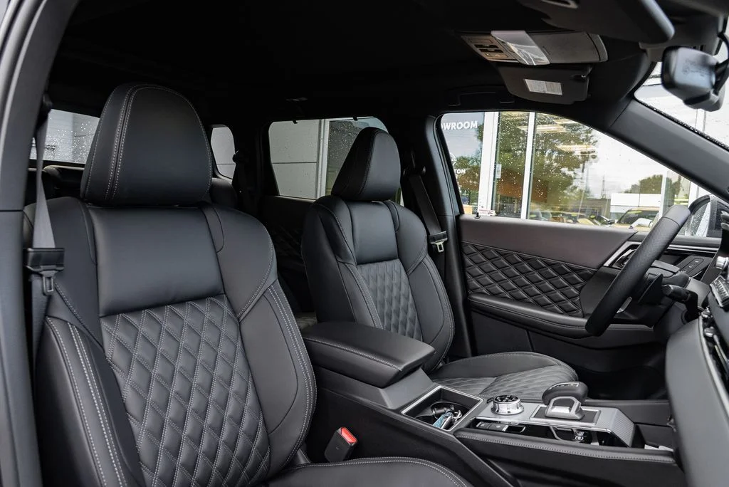 New 2026 Black Nissan Platinum image 29