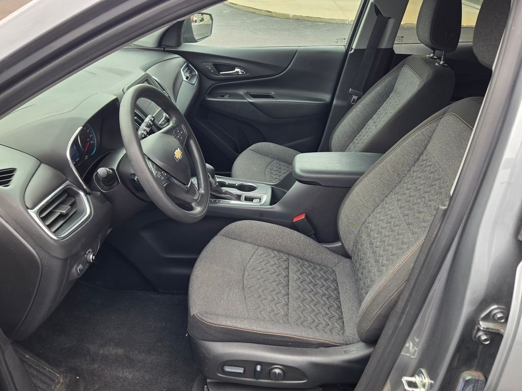 Used 2024 Sterling Gray Metallic Chevrolet LT image 21