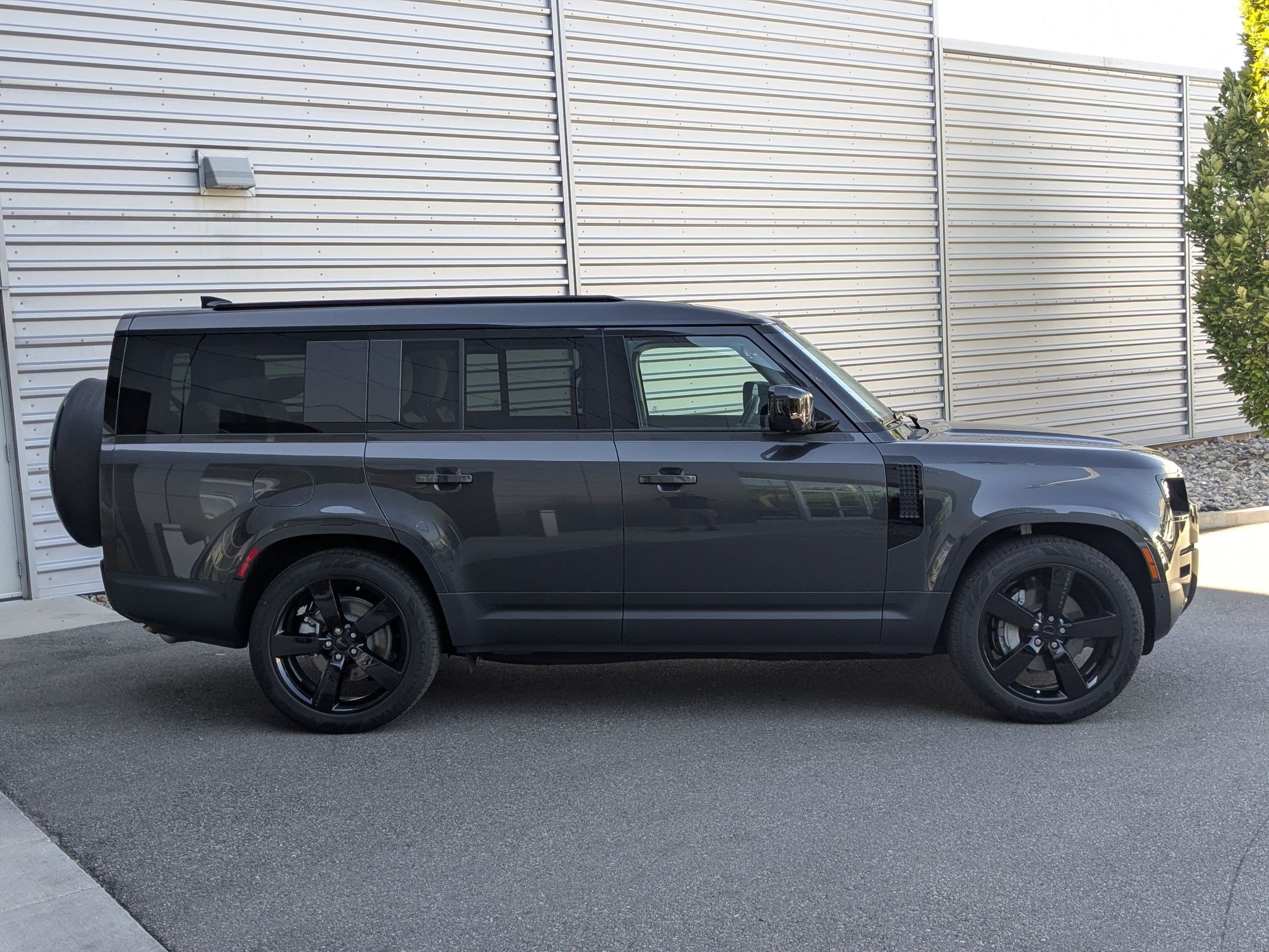 Used 2026 Carpathian Gray Premium Metallic Land Rover 130 P300 S image 4