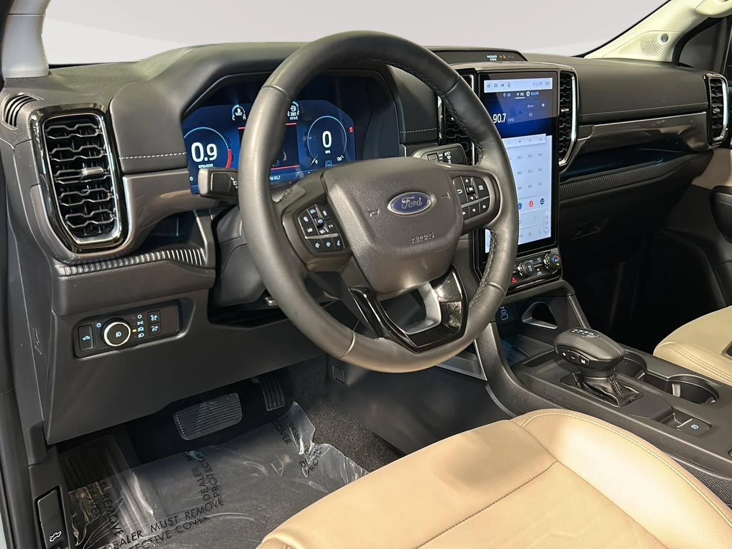 Used 2024 Cactus Gray Ford LARIAT image 6