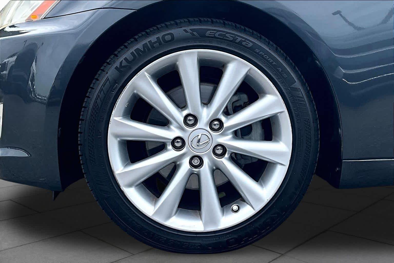 Used 2009 Smoky Granite Mica Lexus  image 10