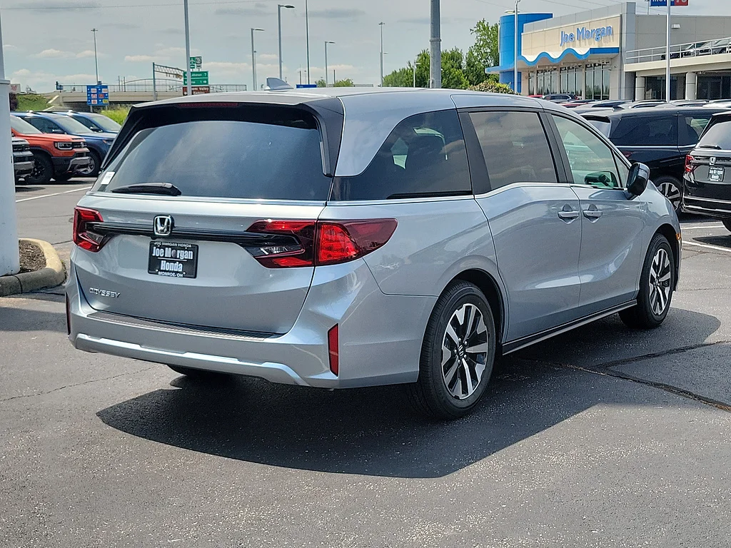 New 2026 Solar Silver Metallic Honda EX-L image 25