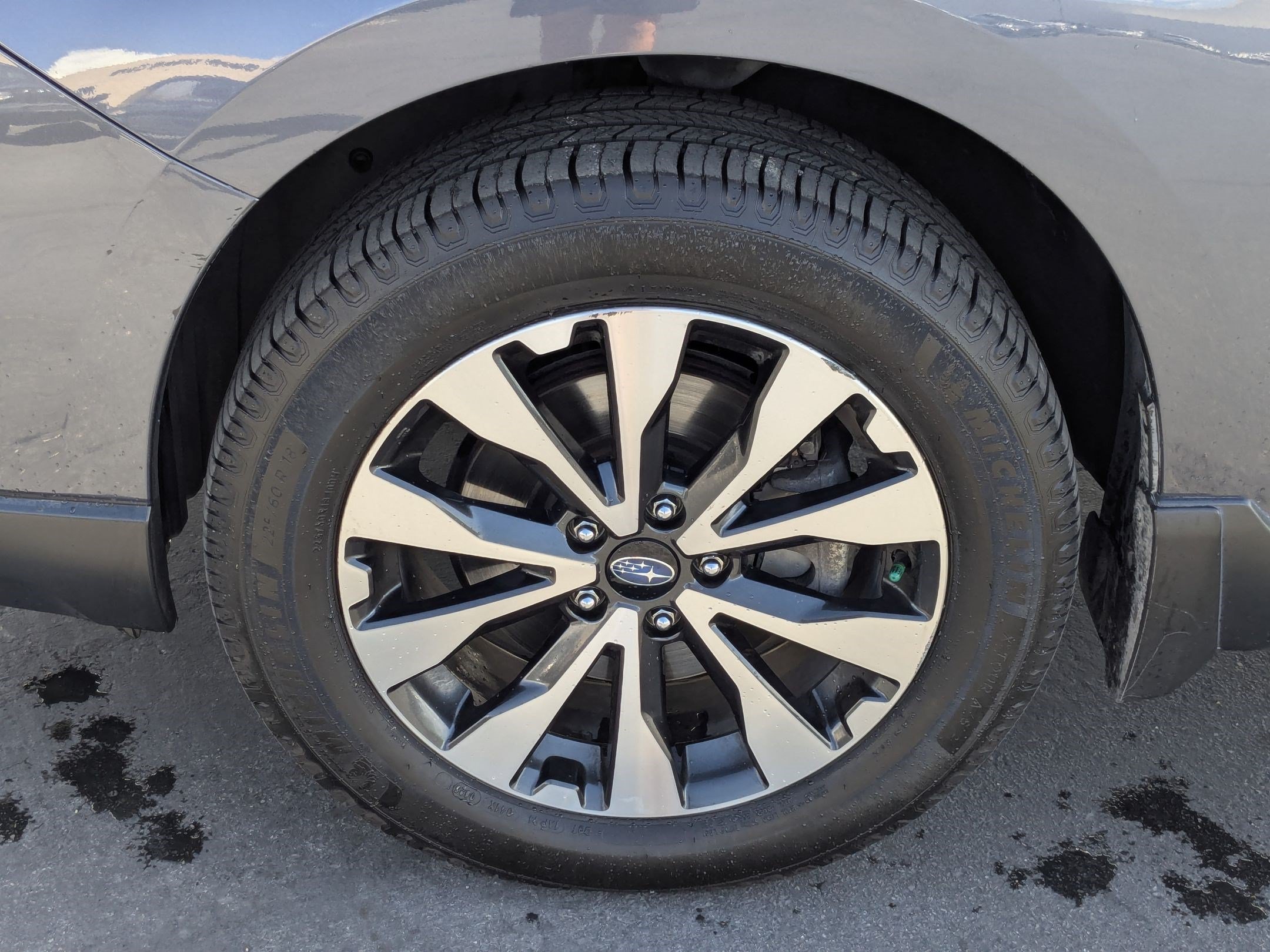 Used 2017 Carbide Gray Metallic Subaru Limited image 12