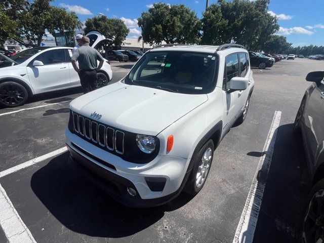 Used 2021 Alpine White Clearcoat Jeep Latitude image 12