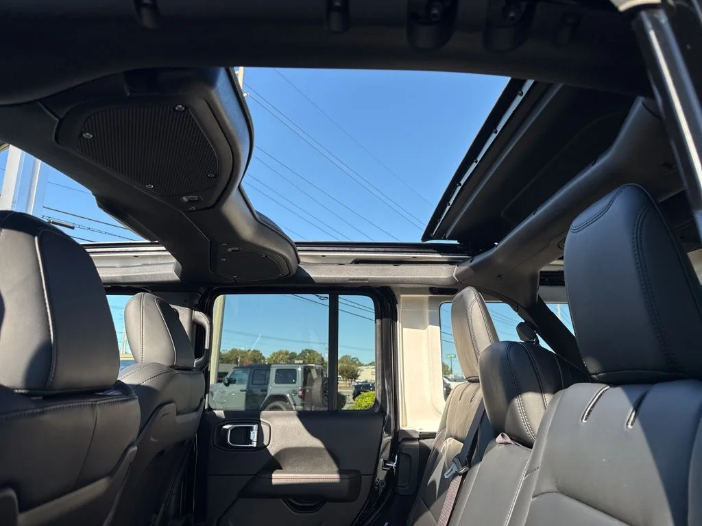New 2026 Black Clear-Coat Exterior Paint Jeep Rubicon X image 34