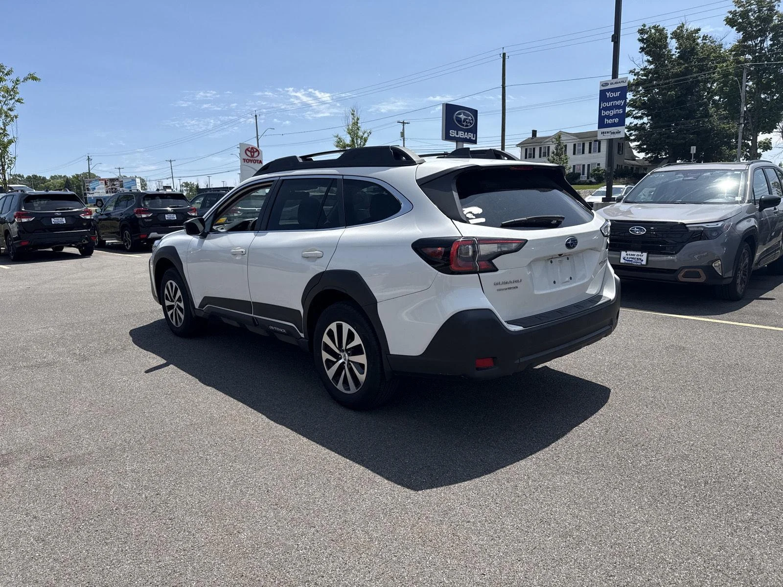 Used 2024 Crystal White Pearl Subaru Premium image 5