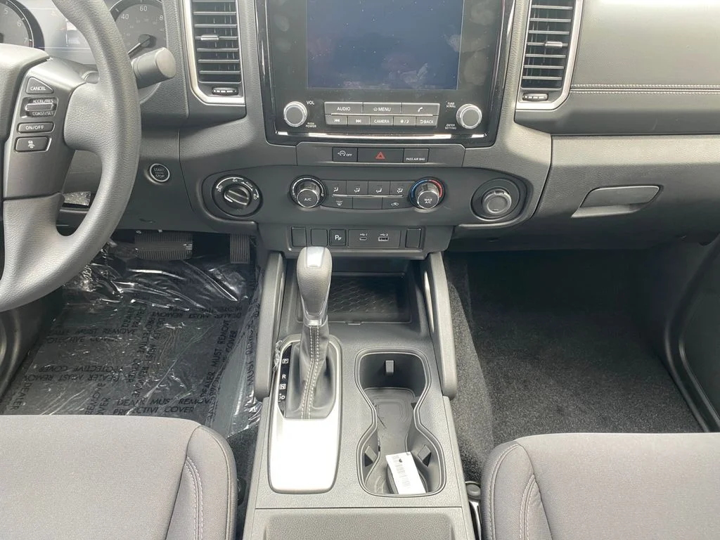 Certified Used 2023 Glacier White Nissan  image 12