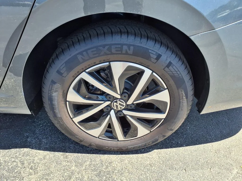 New 2026 Platinum Gray Metallic Volkswagen 1.5T S image 7