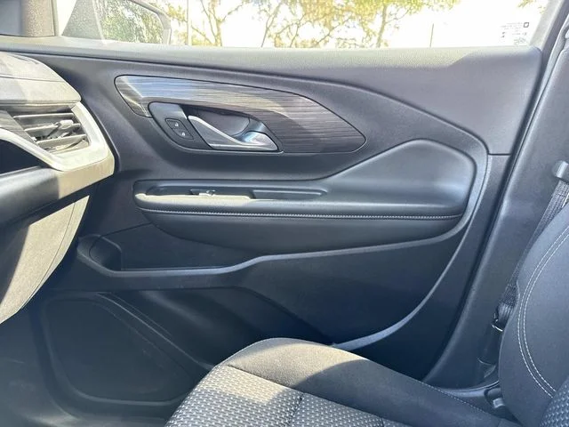 2024 GMC Terrain SLE - Photo 28