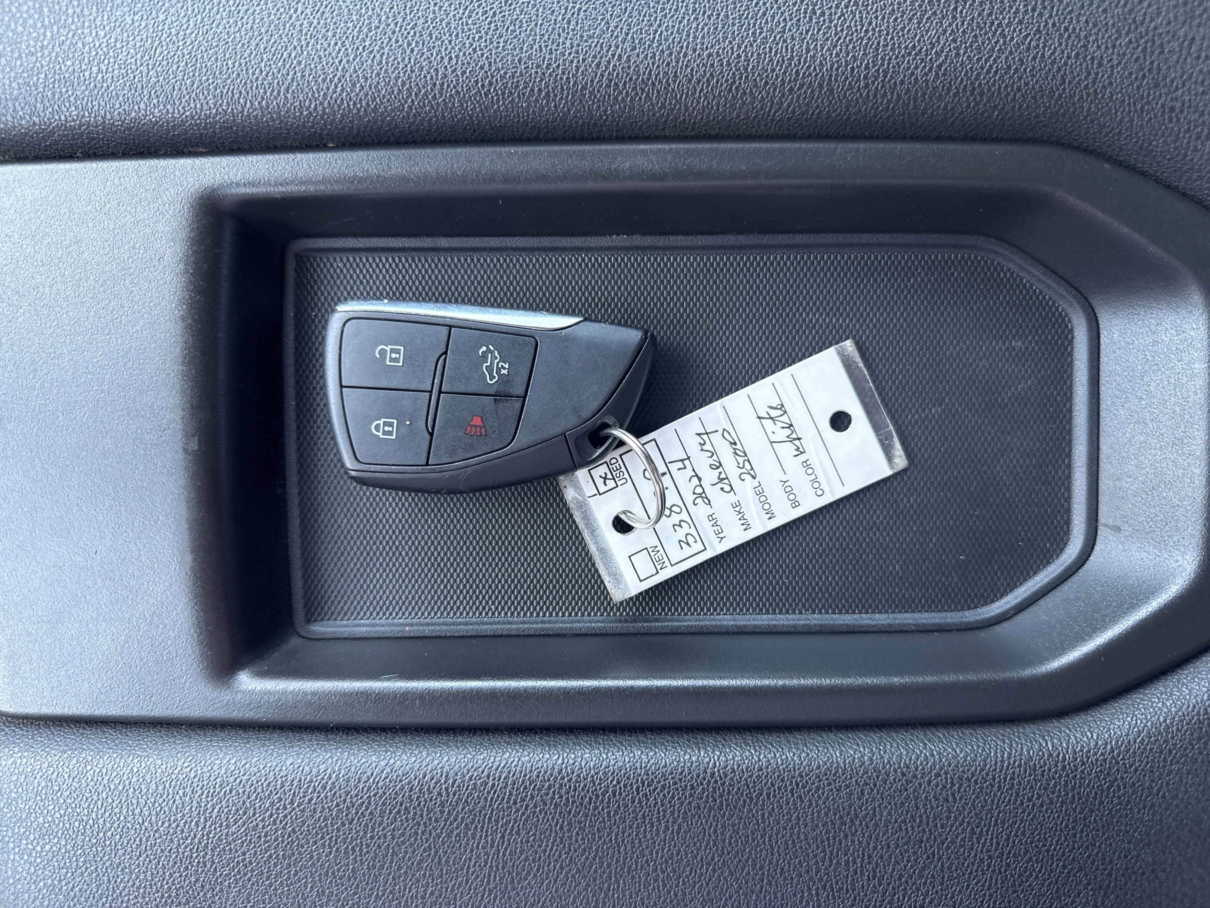 Used 2024 Summit White Chevrolet LT image 21