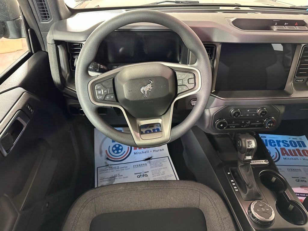 2025 Ford Bronco 4-Door Base - Photo 17