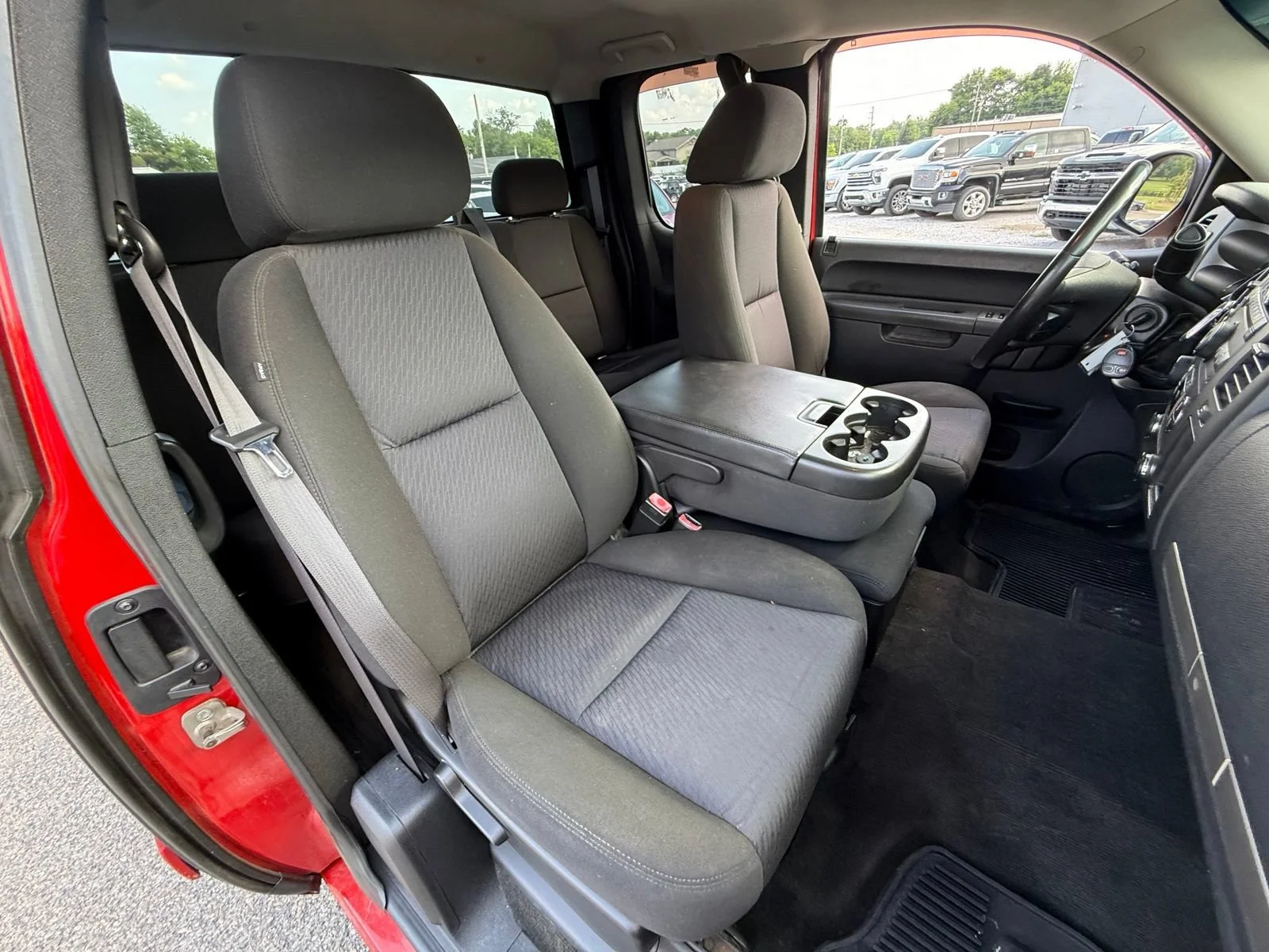 Used 2011 VICTORY RED Chevrolet LT image 22
