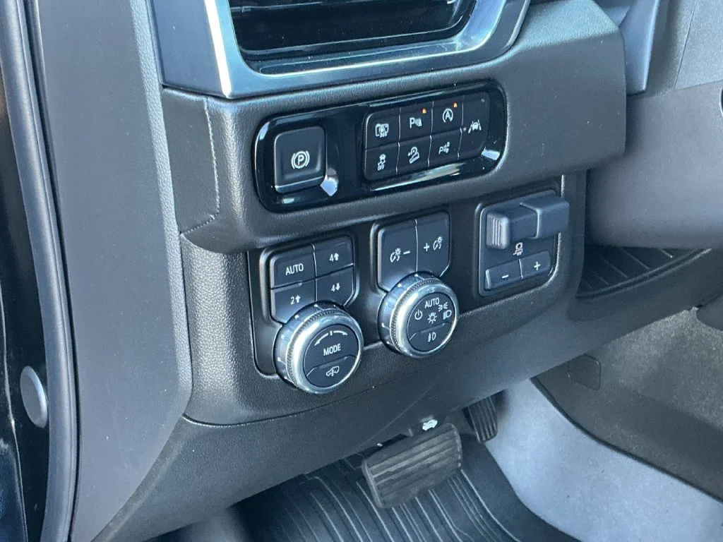 Certified Used 2025 Onyx Black GMC Denali image 26