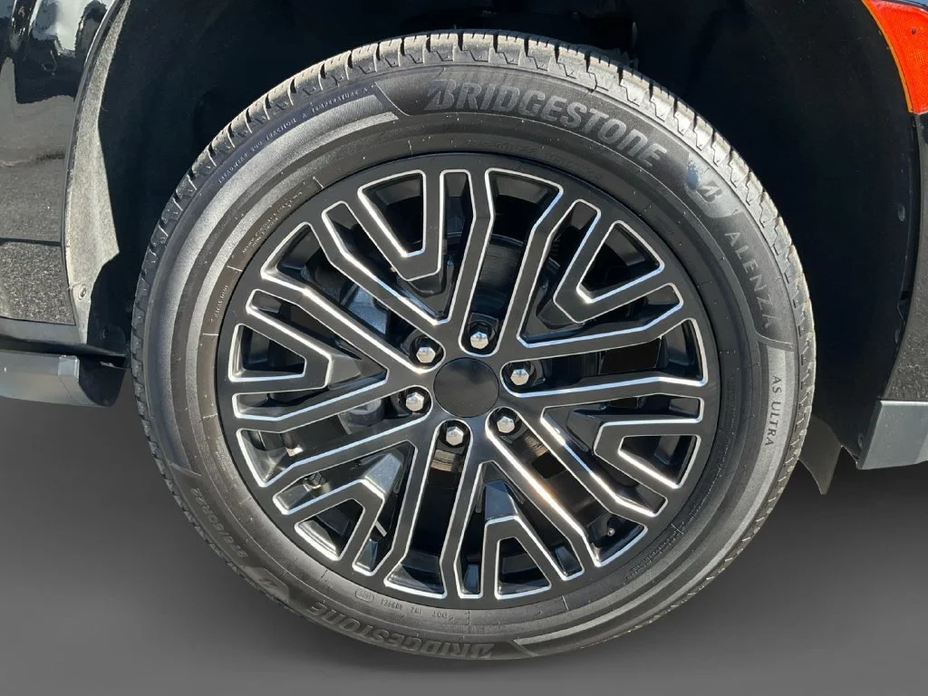 Used 2022 Onyx Black GMC Denali image 16