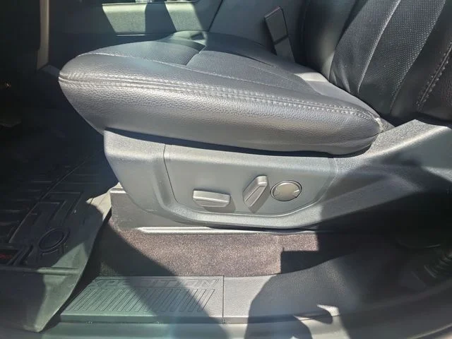 Used 2020 Silver Ford XLT image 12