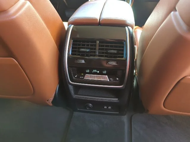 Used 2025 Black BMW xDrive40i image 21