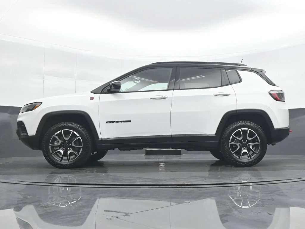 Used 2026 White Jeep Trailhawk image 31
