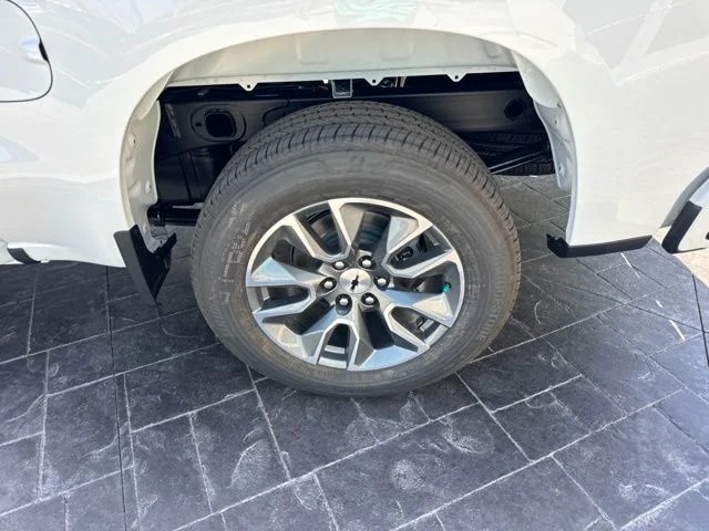 New 2026 White Chevrolet RST image 9