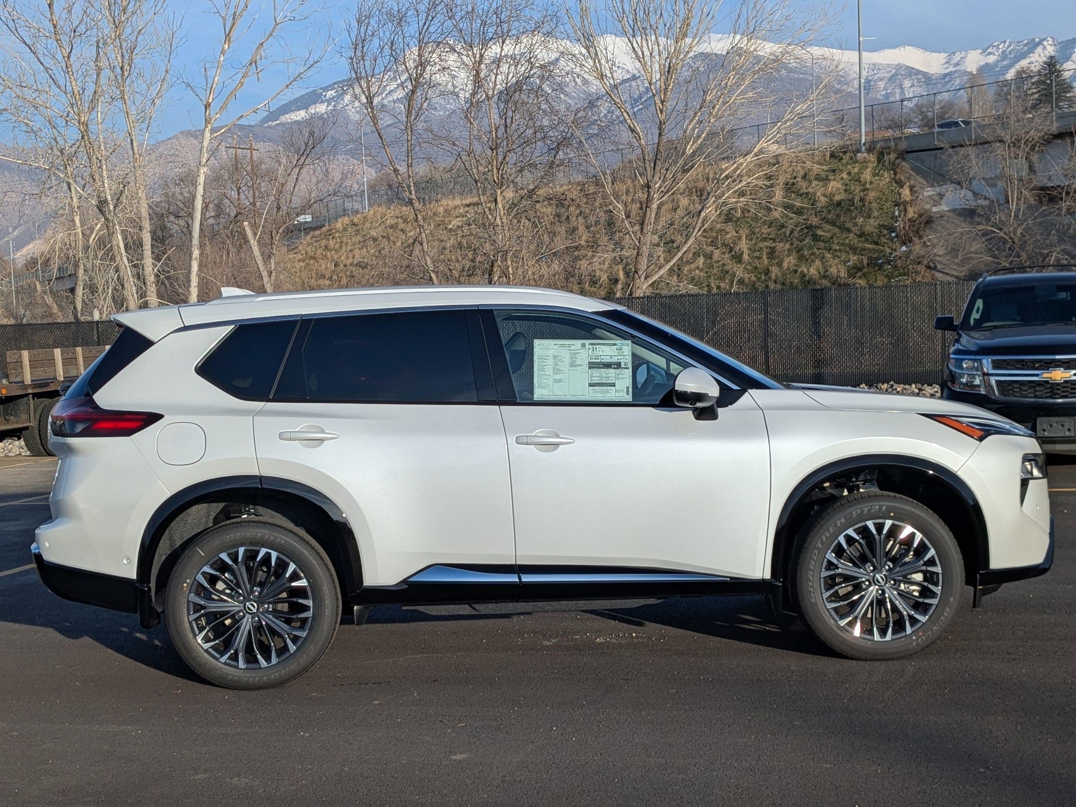 New 2026 Everest White Pearl Tricoat Nissan Platinum image 2
