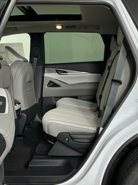 New 2027 White INFINITI LUXE image 18