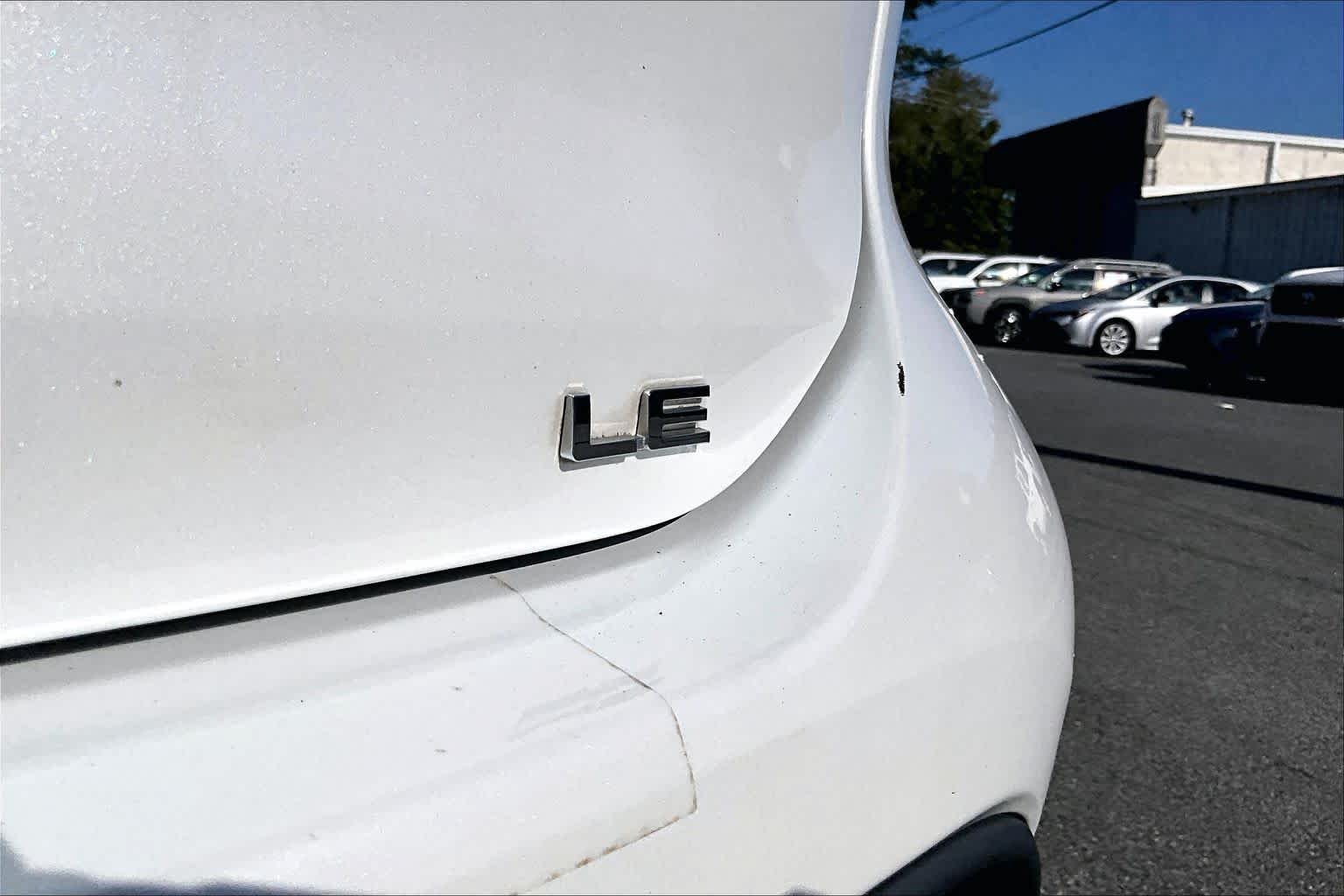 Used 2023 Wind Chill Pearl Toyota LE image 10