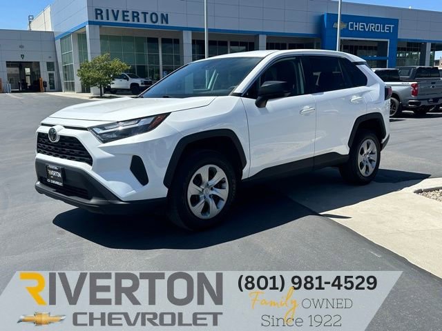 2023 Toyota RAV4 LE AWD's photo