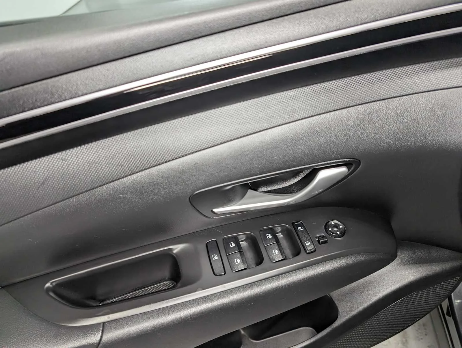 Used 2024 Dark Gray Metallic Hyundai SEL image 38