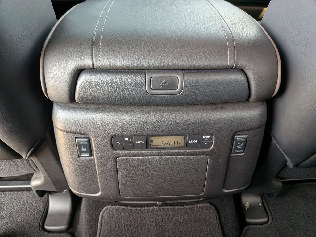 Used 2024 Gray Nissan Platinum image 38
