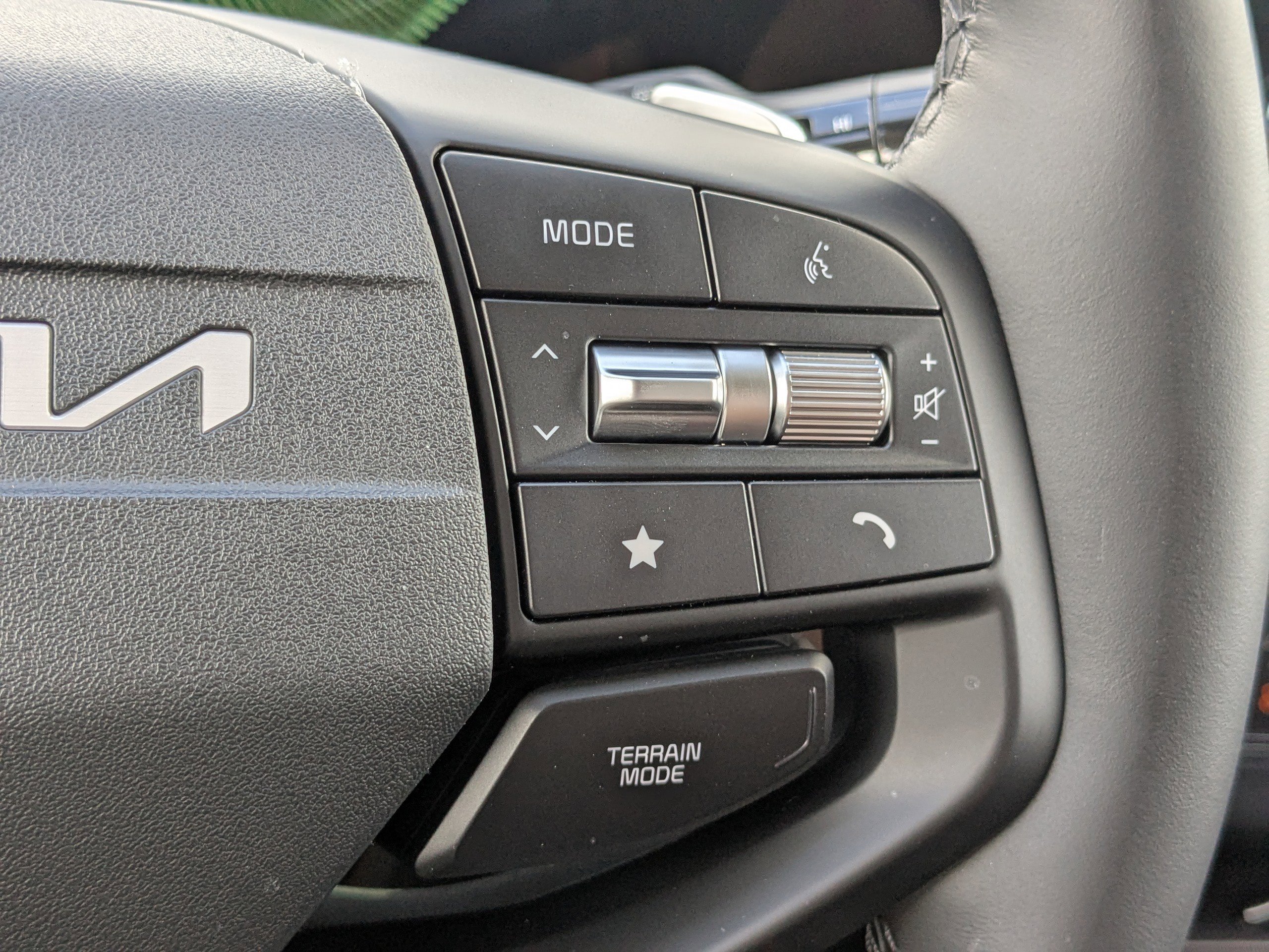 New 2026 Fusion Black Kia EX image 31