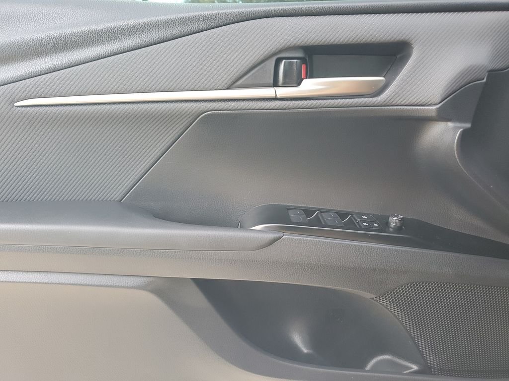 Used 2025  Toyota SE image 19