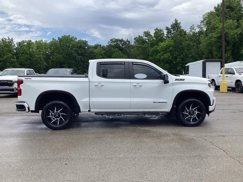 Used 2022 Summit White Chevrolet RST image 8