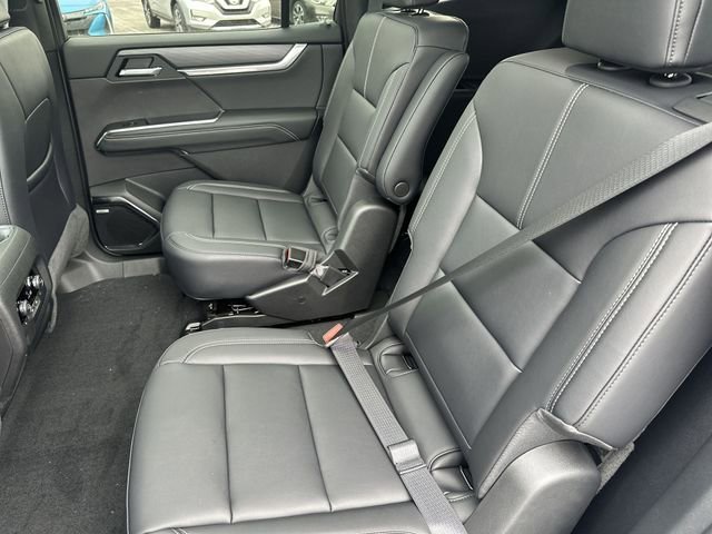 New 2026 Glacier White Tricoat GMC Elevation image 27