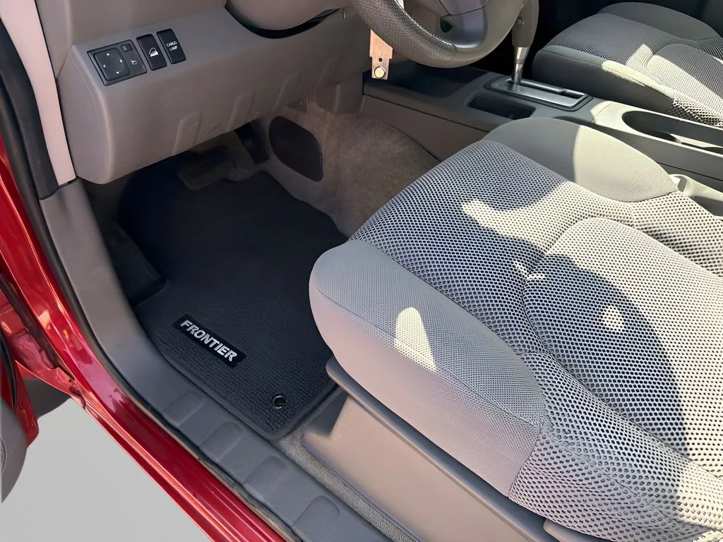 Used 2017 Red Nissan SV image 22