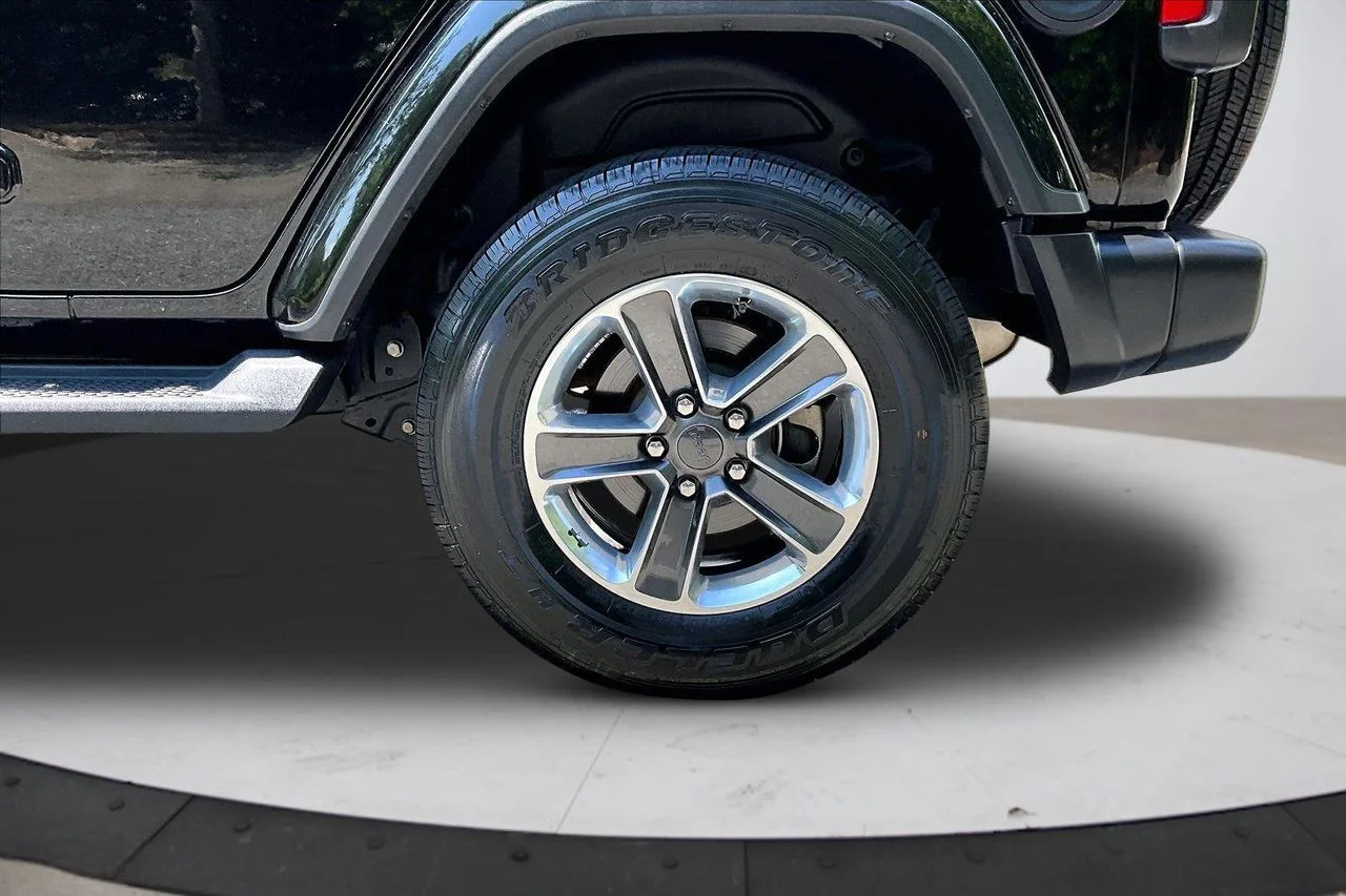 Certified Used 2022 Black Jeep Sahara image 34