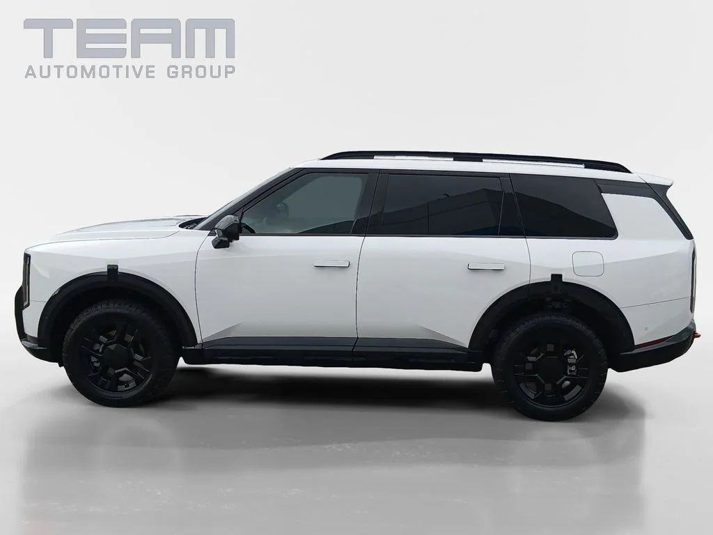 Used 2027 White Kia X-Pro SX-Prestige image 4