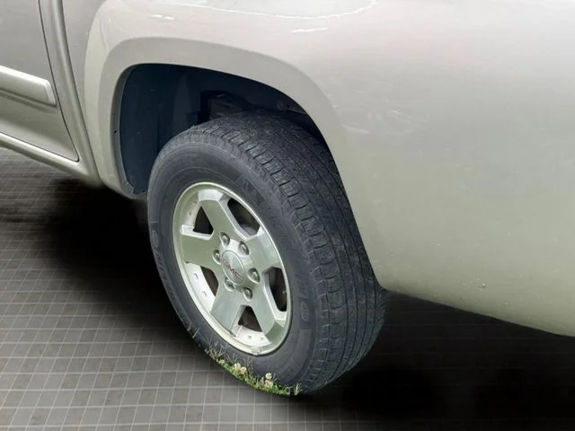 Used 2009 Silver GMC Value Package image 20
