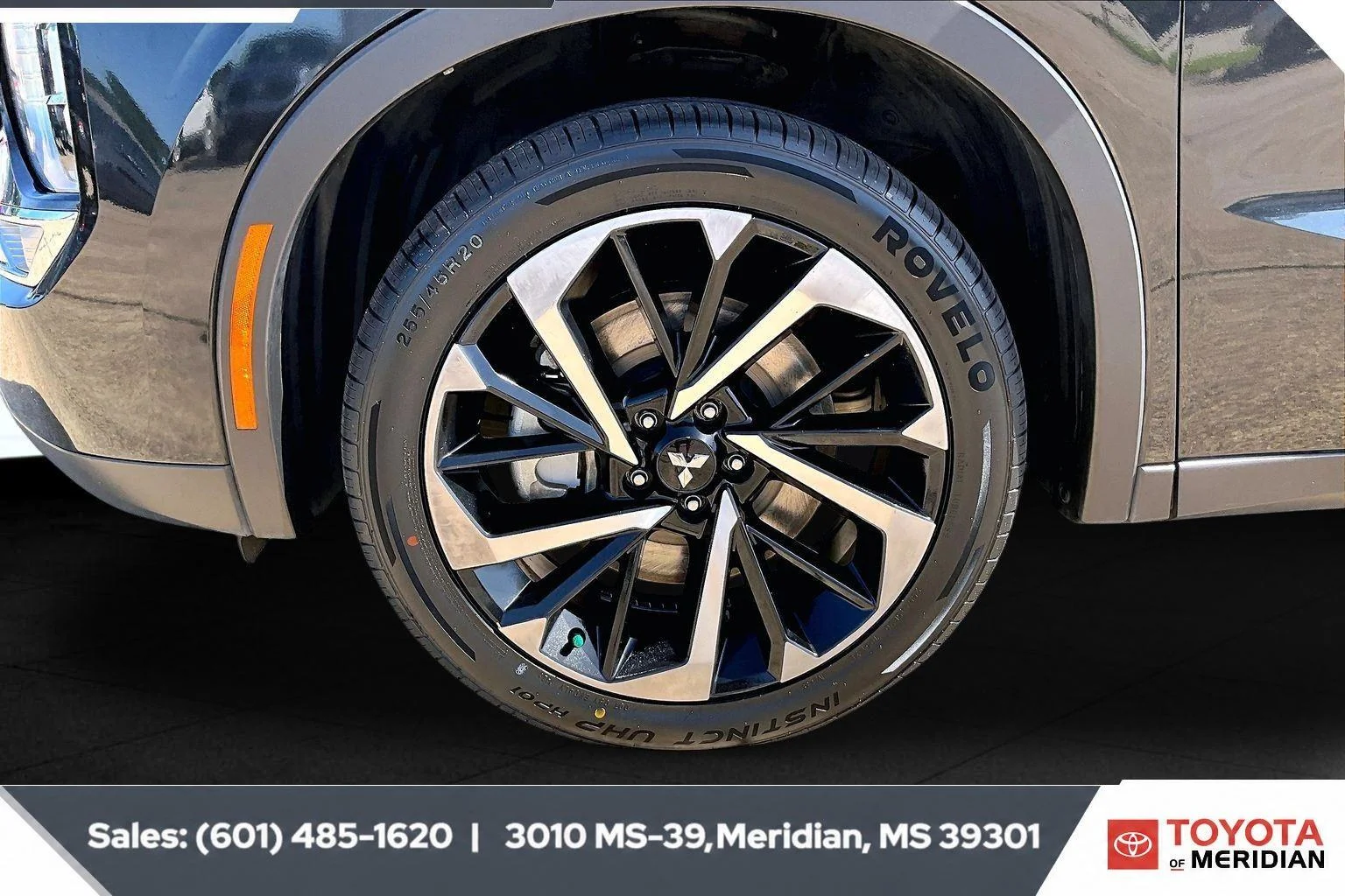 Used 2024 Black Diamond Mitsubishi SE image 7