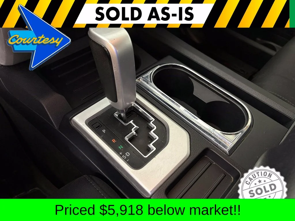 Used 2018 Blue Toyota SR5 image 29