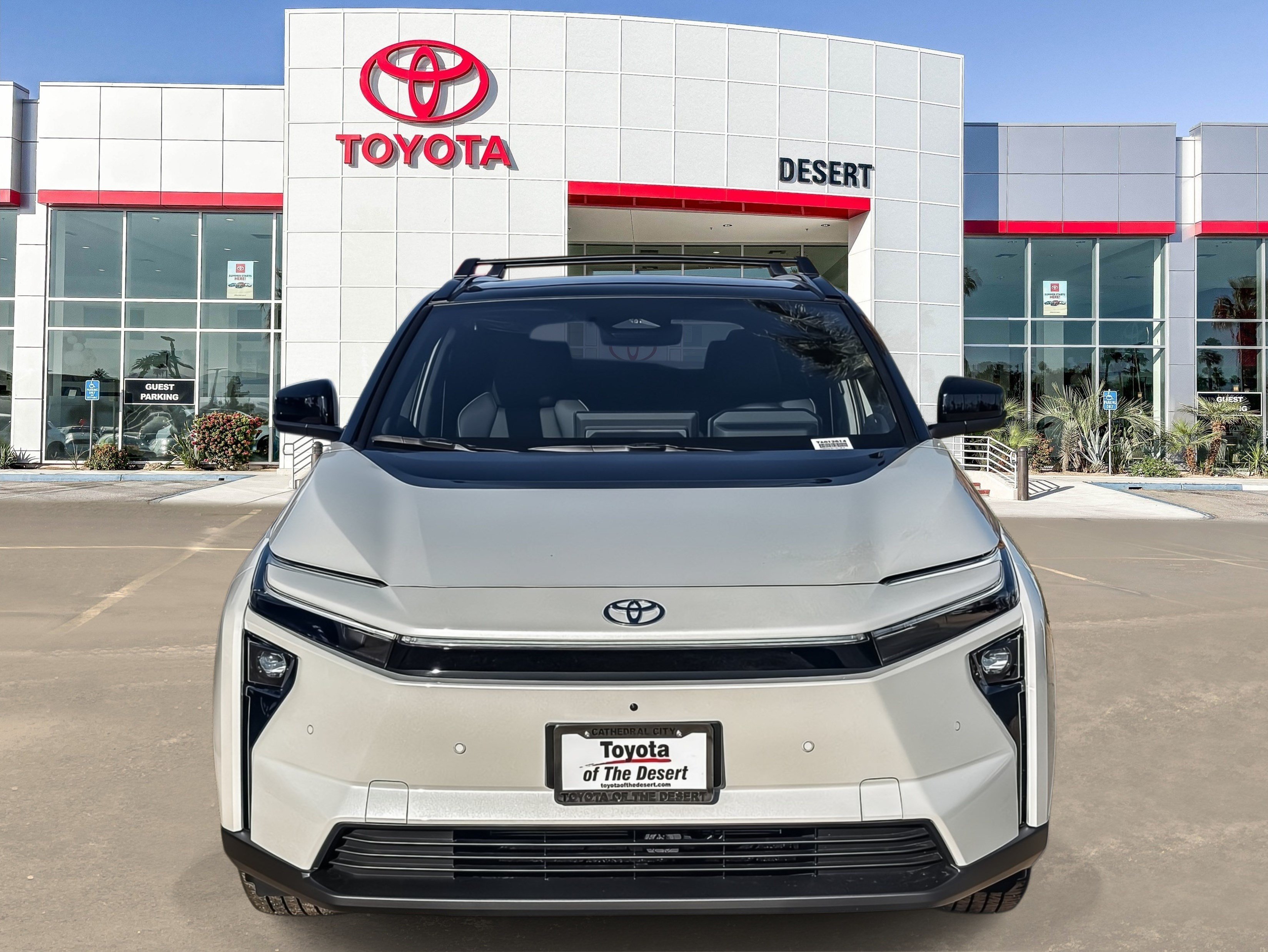 New 2026 Wind Chill Pearl with Midnight Black Metallic roof <sup>1</sup> Toyota  Limited image 2