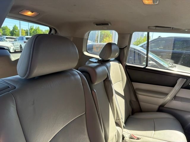 Used 2013 Gray Toyota SE image 11