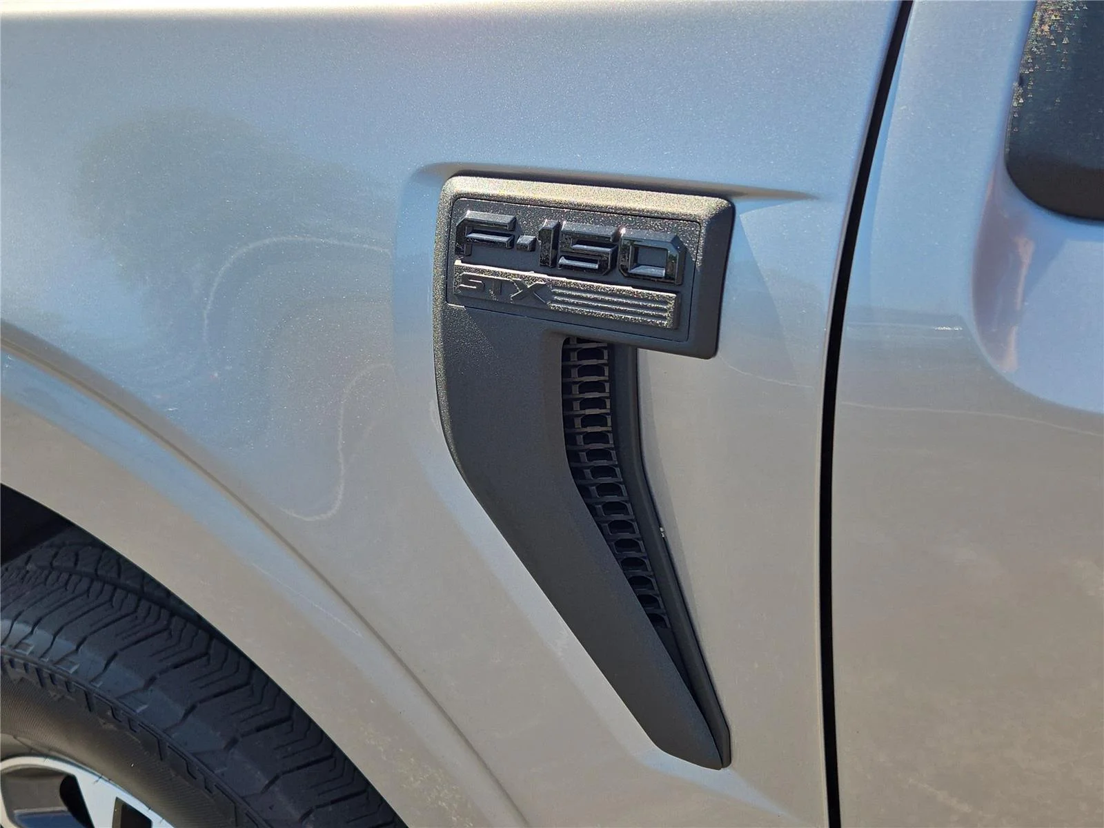 Used 2023 Iconic Silver Ford XL image 25
