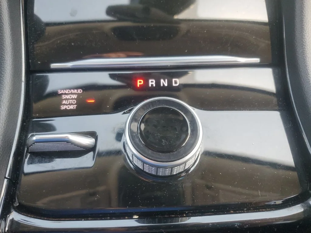 Used 2023 White Jeep Limited image 28